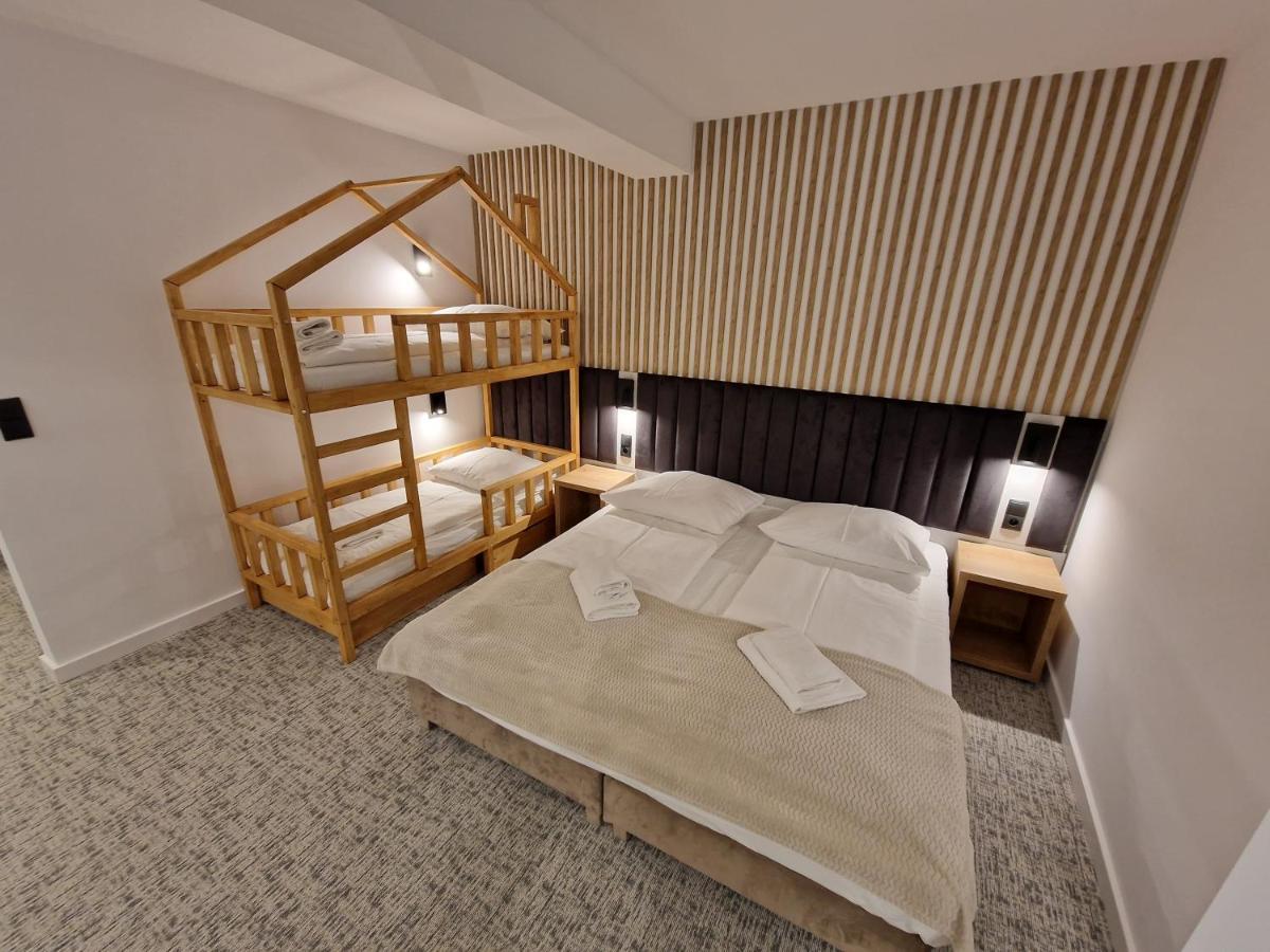 Sniezynka Bed & Breakfast Щирк Екстериор снимка