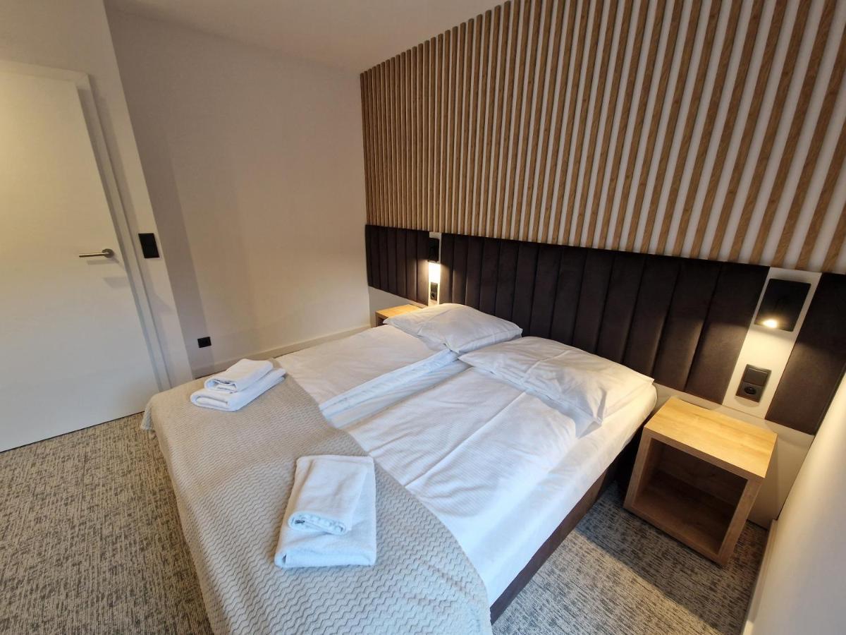 Sniezynka Bed & Breakfast Щирк Екстериор снимка
