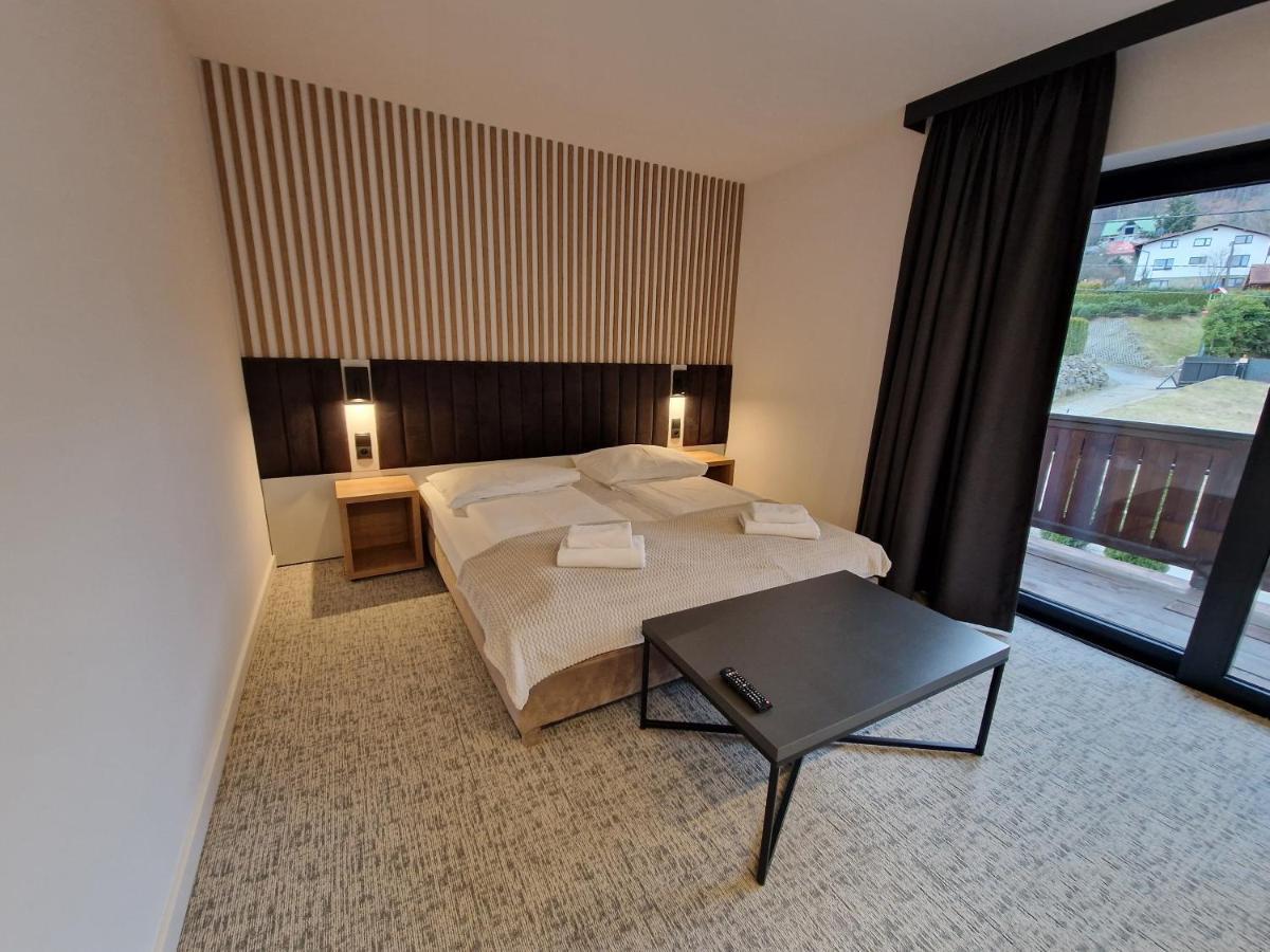 Sniezynka Bed & Breakfast Щирк Екстериор снимка