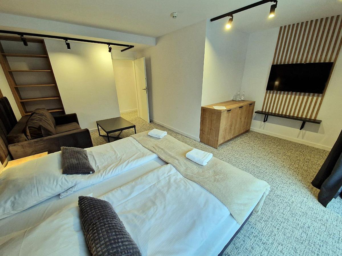 Sniezynka Bed & Breakfast Щирк Екстериор снимка