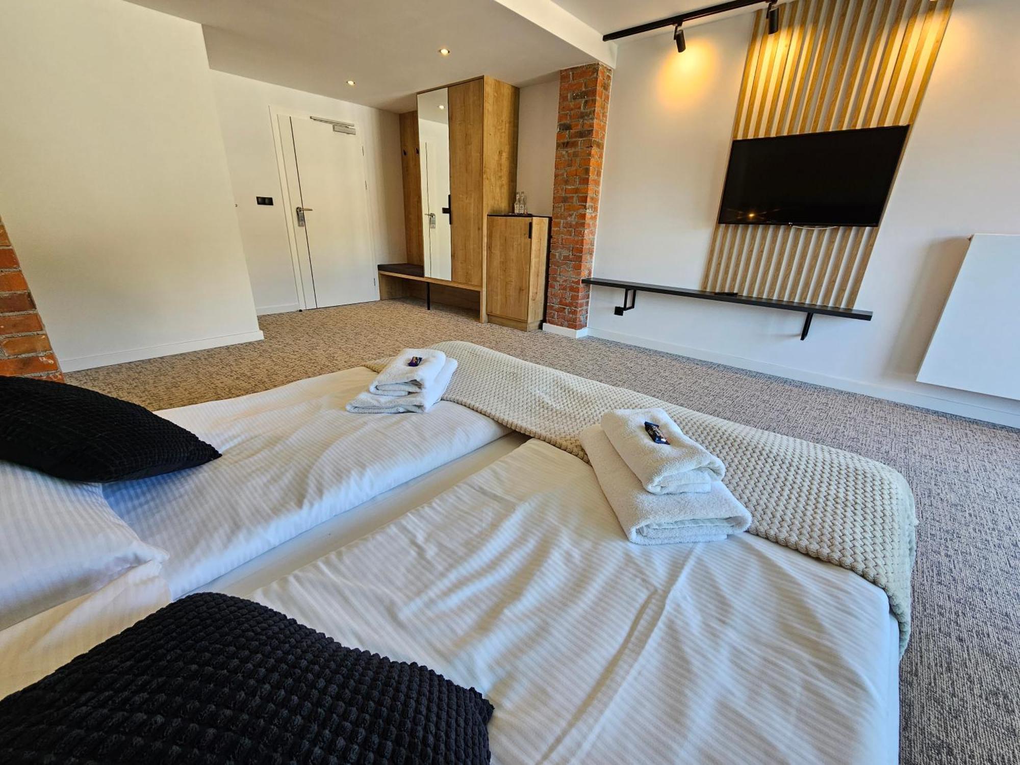 Sniezynka Bed & Breakfast Щирк Екстериор снимка